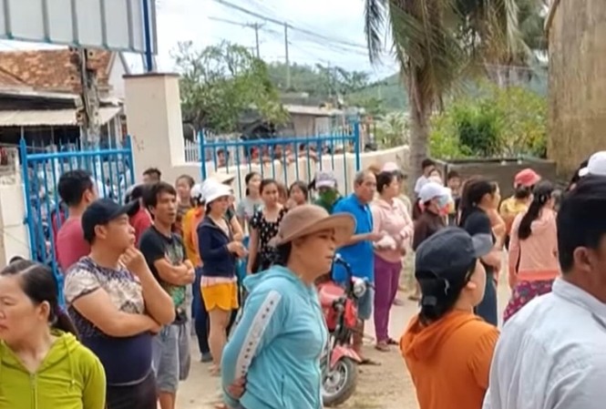 Khánh Hoà: Cô giáo có tiền sử tâm thần chém đồng nghiệp Khánh Hoà: Cô giáo có tiền sử tâm thần chém đồng nghiệp