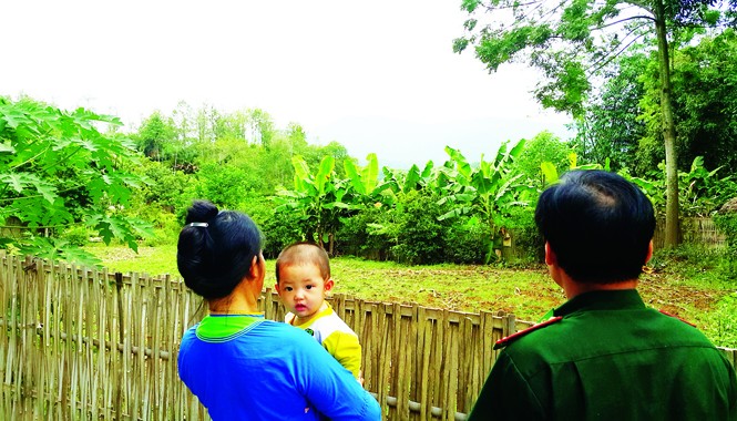 Người Giáy Bát Xát giữ cột mốc, làm nông thôn mới Người Giáy ở Bản Qua cùng bộ đội biên phòng coi sóc phên giậu Tổ quốc.