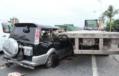 Tai nạn kinh hoàng, 7 người trong gia đình thương vong Hiện trường vụ tai nạn thảm khốc ở Thanh Hóa. Ảnh: Vnexpress