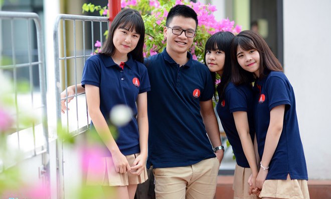 'Loạn' đồng phục học sinh Đồng phục trường Marie Curie Hà Nội. Ảnh: Zing