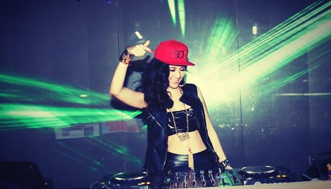 Góc khuất nghề DJ: Chuyện đời các “nữ hoàng” DJ Phương “Thỏ” là trụ cột gia đình từ khi mới 16 tuổi.