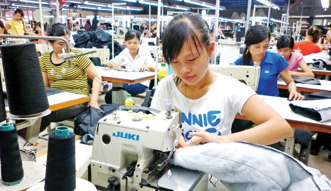Để Việt Nam không tụt hậu: Năng suất lao động quyết định thành bại Năng suất lao động sẽ quyết định thành - bại của Việt Nam những năm tới. Ảnh: Phạm Anh.