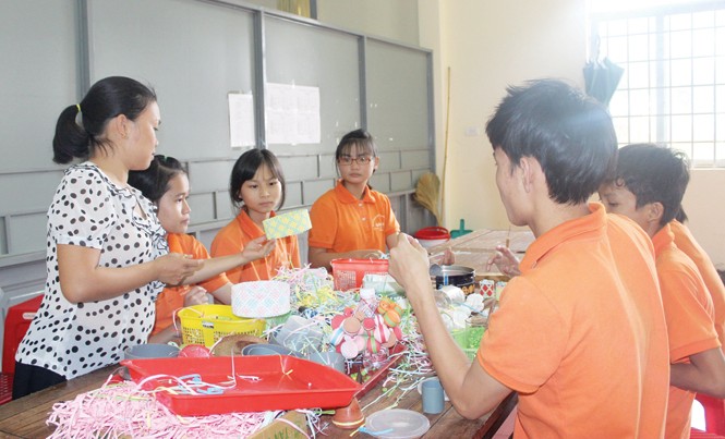 Nơi nhóm lên ngọn lửa yêu thương cho thanh thiếu nhi khuyết tật Dạy trẻ khuyết tật học nghề.