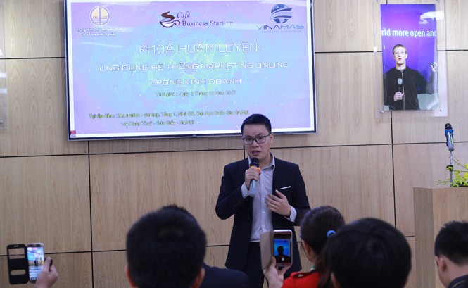Cơ hội vàng khởi nghiệp cho Việt Nam CEO Nguyễn Đình Du: “Gần 60% dân số của Việt Nam không thể sống thiếu internet. Vì vậy, không thể bỏ qua cơ hội kinh doanh online”.