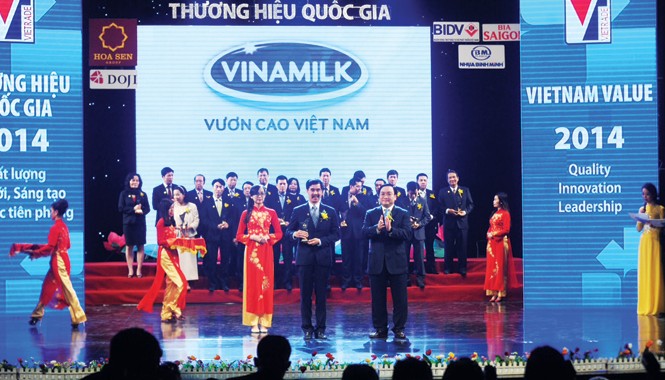 Vinamilk khẳng định vị thế thương hiệu quốc gia Việt Nam Vinamilk là thương hiệu sữa duy nhất trong ngành sữa Việt Nam tiếp tục được vinh danh Thương hiệu Quốc gia năm 2014
