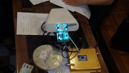 Can nhiễu sóng 3G không chỉ ở Hà Nội Thiết bị kích sóng không đạt chuẩn của một hộ gia đình ở Hà Nội bị Thanh tra Sở Thông tin và Truyền thông Hà Nội tịch thu ngày 7/7.