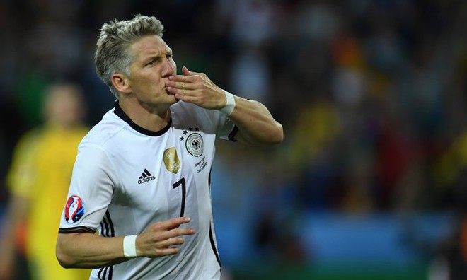 Bastian Schweinsteiger: Chiến binh quả cảm Schweinsteiger chứng tỏ giá trị của mình chỉ trong 2 phút có mặt trên sân. Ảnh: GETTY IMAGES
