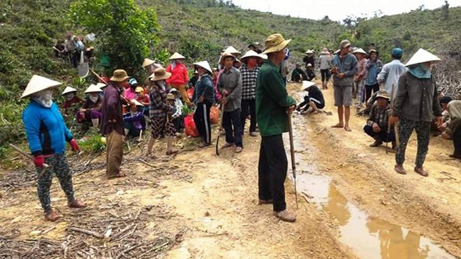 Vì đâu dân chiếm rừng thượng nguồn? Vùng rừng Khe Đầy (thị xã Hương Thủy) - nơi xảy ra tình trạng lấn chiếm đất rừng. Ảnh: Th.Chí