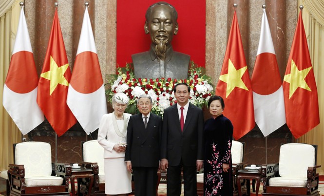 Chuyến thăm lịch sử sẽ thúc đẩy quan hệ Việt-Nhật Chủ tịch nước Trần Đại Quang và Phu nhân hội kiến Nhà vua và Hoàng hậu Nhật Bản ngày 1/3 tại Hà Nội. Ảnh: Như Ý