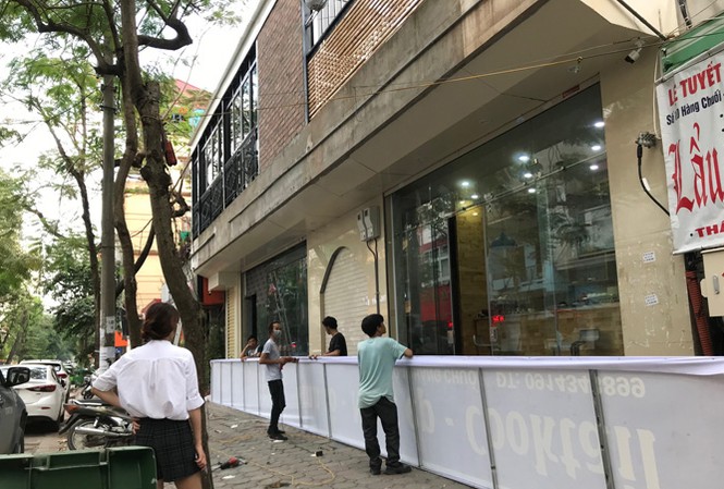 Ai đã “giải cứu” vi phạm? Tòa nhà số 10 Hàng Chuối.