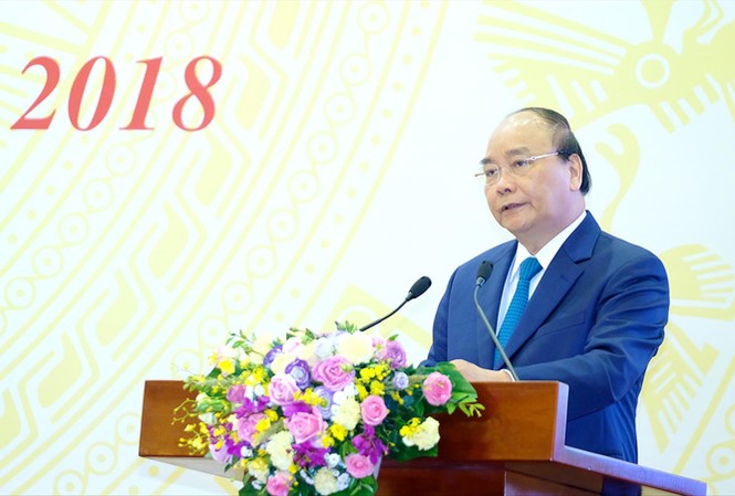 Khắc phục 4 nguyên nhân khiến đất nước trì trệ Thủ tướng Nguyễn Xuân Phúc phát biểu kết luận Hội nghị trực tuyến Chính phủ với các địa phương. Ảnh: H.N