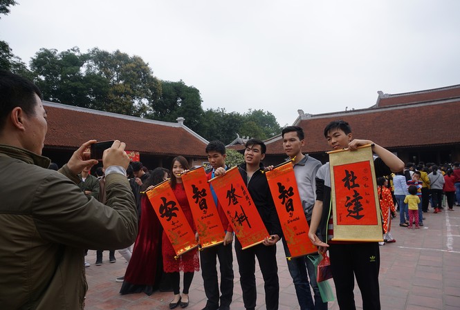 Hà Nội bảo vệ danh hiệu sáng tạo thế nào? Văn Miếu Quốc Tử Giám dần trở thành một trong những không gian văn hóa sáng tạo lớn của Hà Nội Ảnh: NGUYÊN KHÁNH