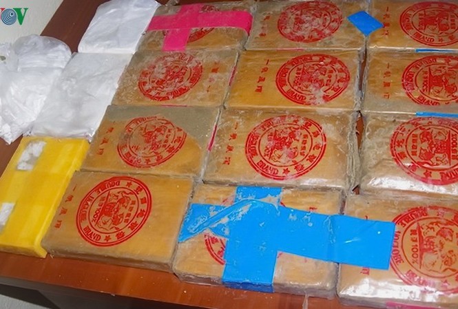 Cả làng náo động vì nhặt được 25 bánh heroin ở bãi biển Ảnh: VOV