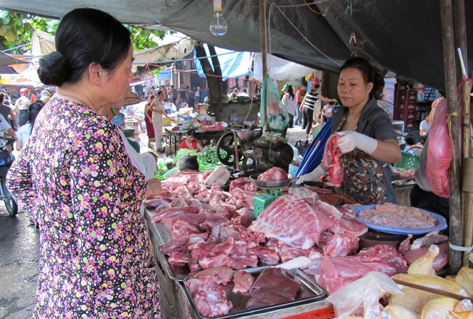 Bộ NN&PTNT đề xuất nhập khẩu thịt lợn để 'hạ nhiệt' Bộ NN&PTNT báo cáo Thủ tướng và kiến nghị cho nhập khẩu để bù đắp lượng thịt lợn thiếu hụt trong nước. Ảnh: Bình Phương