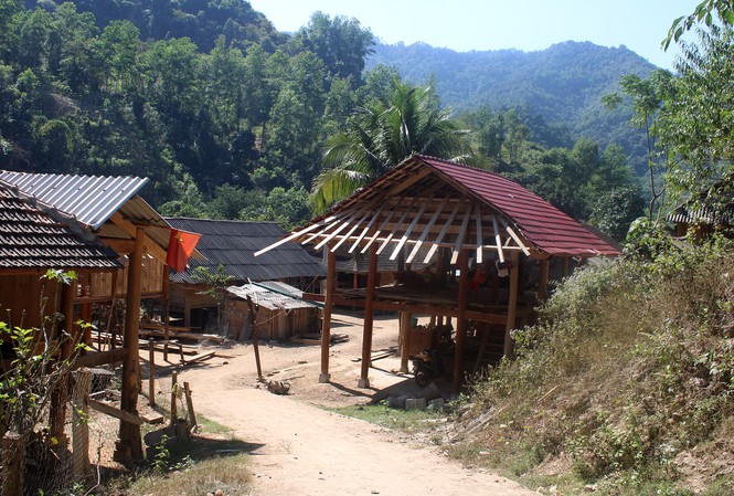 Buôn bán bào thai miền biên viễn: Tiềm ẩn nguy cơ Một góc ở Đỉnh Sơn 2, ngôi nhà của chị Nguyễn Thị S đã được tu sửa sau khi có tiền bán con trở về