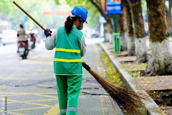 Gỡ nguy cơ tê liệt nhiều dịch vụ công ích: Hà Nội chậm trễ, Bộ Tài chính thiếu rõ ràng? Công nhân nhiều lĩnh vực công ích Hà Nội đang bị giảm hoặc cắt lương do thành phố chậm thanh toán