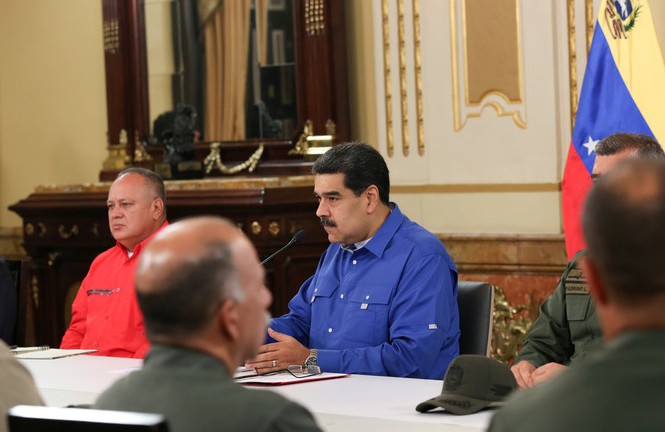 Tổng thống Venezuela cảm ơn quân đội đã đập tan âm mưu đảo chính Tổng thống Venezuela Nicolas Maduro trong buổi gặp gỡ các sĩ quan quân đội