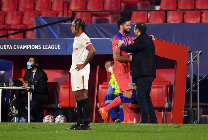 ‘Siêu dự bị’ tiếp tục tỏa sáng, HLV Lampard có thêm ‘cơn đau đầu dễ chịu’? Màn trình diễn của Olivier Giroud đã vượt ngoài mong đợi của HLV Lampard. Ảnh: Chelsea FC.