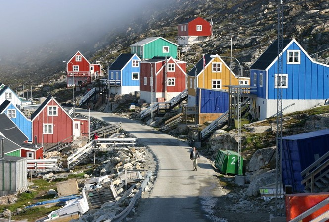 Đằng sau việc ông Trump đòi mua Greenland Greenland với gần 2,2 triệu km2 chỉ có 57.000 dân. Ảnh: Sky News
