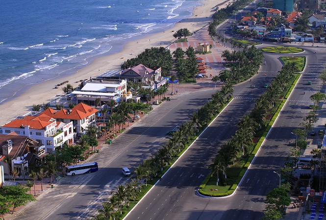 Nhà đầu tư ngoại 'ôm đất' khu vực nhạy cảm: Núp bóng dự án Đất ven biển các tỉnh Quảng Ninh, Đà Nẵng, Nha Trang được cho là những nơi đắc địa để doanh nghiệp nước ngoài ngắm đến, thâu tóm bằng nhiều thủ đoạn
