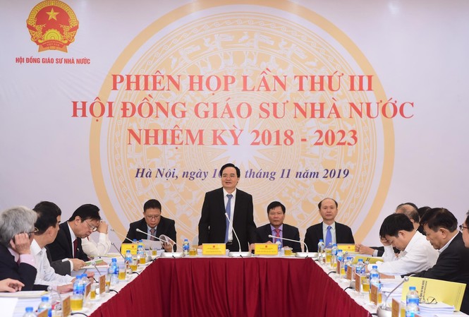 Lý lịch khoa học lãnh đạo Hội đồng Giáo sư Nhà nước: Có nên công khai toàn bộ? Phiên họp của Hội đồng GSNN để xét công nhận GS, PGS năm 2019. Ảnh: Ngọc Châu