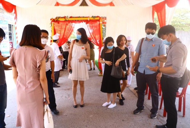 Hiếu hỷ không rình rang Đám cưới thời dịch (đám cưới tại huyện Bàu Bàng, Bình Dương). Ảnh: Hương Chi