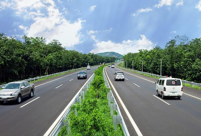 Đề xuất chỉ định thầu cao tốc Bắc - Nam: 'Giải cứu' doanh nghiệp? Một đoạn cao tốc Bắc - Nam đã hoàn thành. Ảnh: Hữu Việt