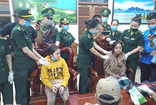 'Quả đấm thép' diệt tội phạm Hai đối tượng Lê Thị Hậu và Võ Thị Ngọc Ánh bị bắt khi vận chuyển 1kg ketamine