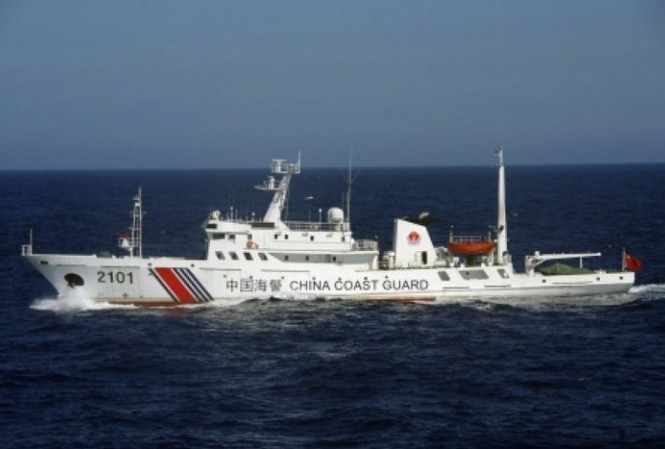 Nhật tham gia cuộc chiến công hàm ở Biển Đông Một tàu hải cảnh Trung Quốc đi vào vùng biển gần quần đảo Senkaku/Điếu Ngư mà Tokyo đang quản lý. Ảnh: Asia Times