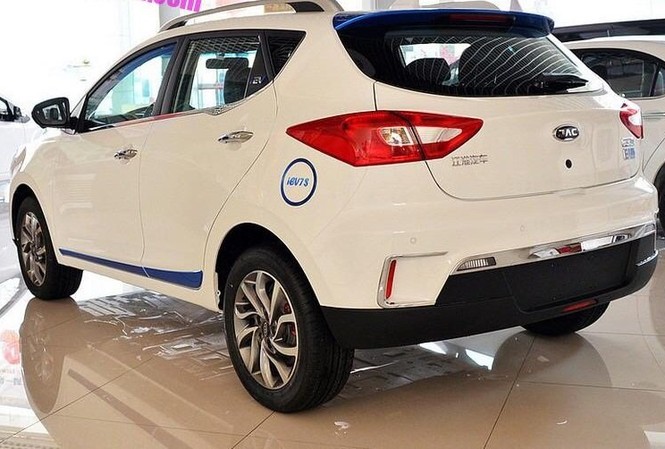 Đề nghị xử lý ô tô nhập khẩu chứa bản đồ 'đường lưỡi bò' Mẫu ô tô điện 5 chỗ ngồi hiệu JAC xuất xứ Trung Quốc. Ảnh: NT