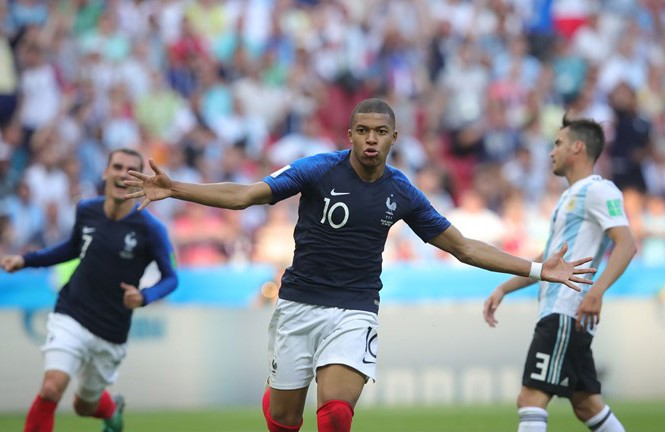 Mbappe lập cú đúp, Pháp vượt qua Argentina tiến vào tứ kết Mbappe lập cú đúp vào lưới Argentina.
