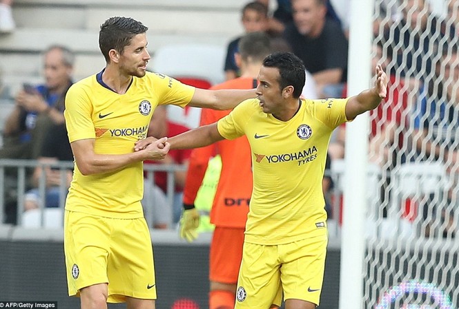 Ông chủ dự khán, Chelsea đánh bại Inter Milan Pedro ăn mừng cùng tân binh Jorginho