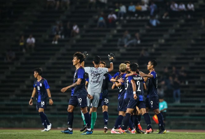 U22 Malaysia thua sốc Campuchia ở giải Đông Nam Á Các cầu thủ U22 Campuchia ăn mừng chiến thắng