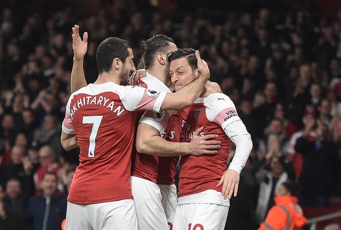 VIDEO: Mesut Ozil trở lại, Arsenal đại thắng 5 sao Mesut Ozil tỏa sáng rực rỡ trong ngày trở lại