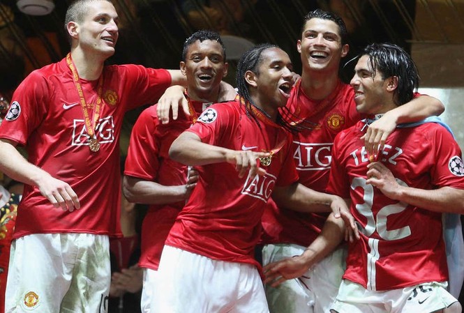 ‘Cậu bé vàng’ một thời của M.U treo giày ở tuổi 31 Anderson ăn mừng chức vô địch Champions League 2008 cùng M.U.