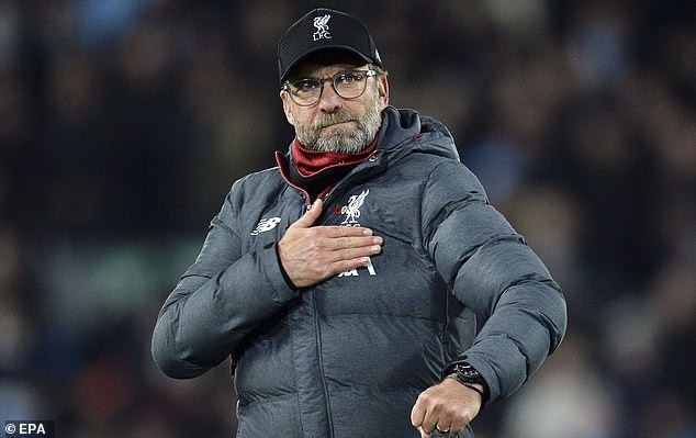 Liverpool rộng cửa vô địch sau 30 năm, HLV Jurgen Klopp nói gì? HLV Jurgen Klopp ăn mừng chiến thắng trước Man City.