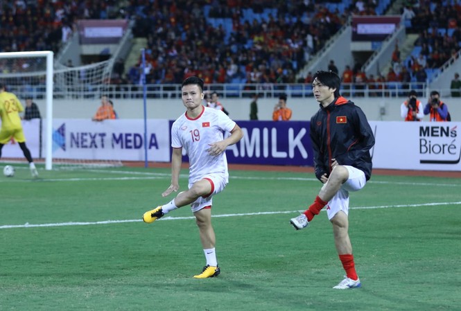 5 điểm nóng trận Việt Nam vs Thái Lan: 'Chìa khóa' Tuấn Anh Tuấn Anh và Quang Hải