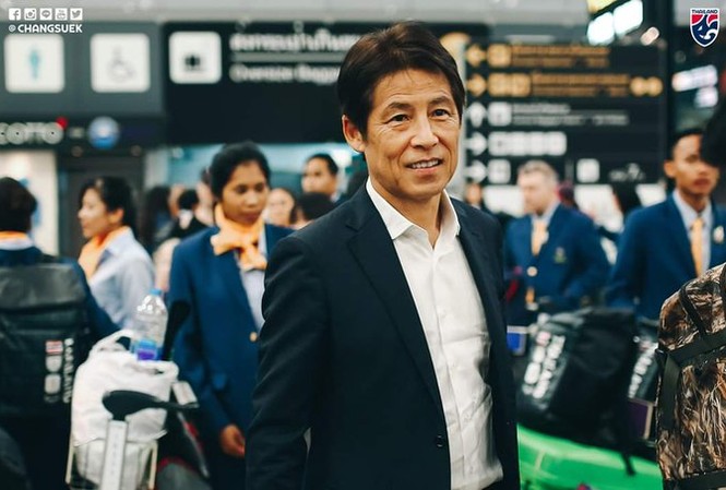 Không thắng tuyển Việt Nam, HLV Thái Lan vẫn được ‘thưởng lớn’ HLV Akira Nishino được Thái Lan tin tưởng.