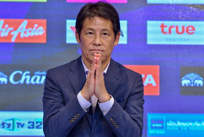 Thảm bại tại SEA Games, HLV Nishino vẫn được Thái Lan gia hạn hợp đồng HLV Akira Nishino
