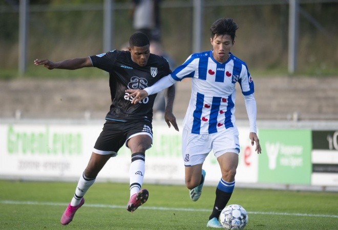 Đoàn Văn Hậu sẽ trở thành át chủ bài của Heerenveen Đoàn Văn Hậu trong màu áo đội trẻ Heerenveen.