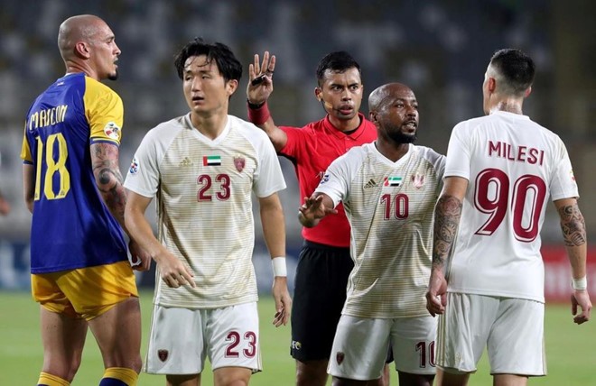 Tổ trọng tài ‘đen đủi’ điều khiển trận ra quân của U23 Việt Nam Trọng tài Muhammad Taqi Aljaafari từng xử ép U23 Việt Nam.