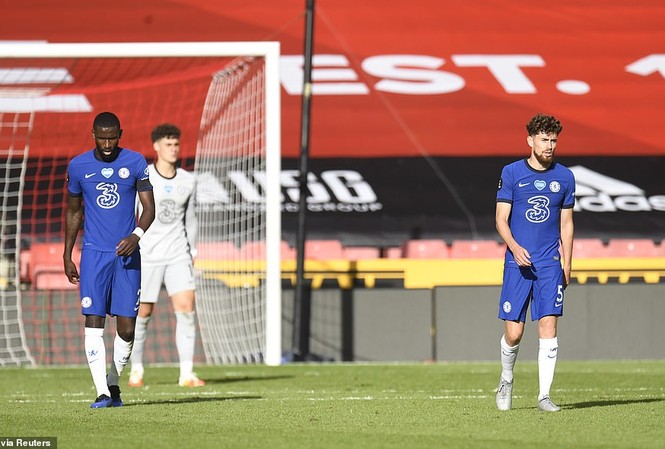 Chelsea thua sốc Sheffield Utd, M.U hưởng lợi Chelsea có màn trình diễn đáng quên trước Sheffield Utd.