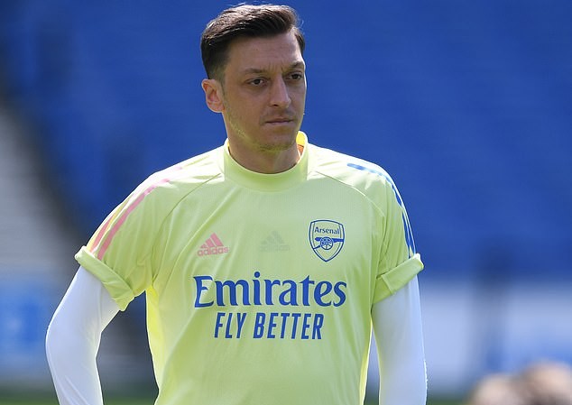 Trước trận Liverpool, nội bộ Arsenal nổi sóng ngầm Mesut Ozil chưa thi đấu phút nào kể từ khi bóng đá Anh trở lại.