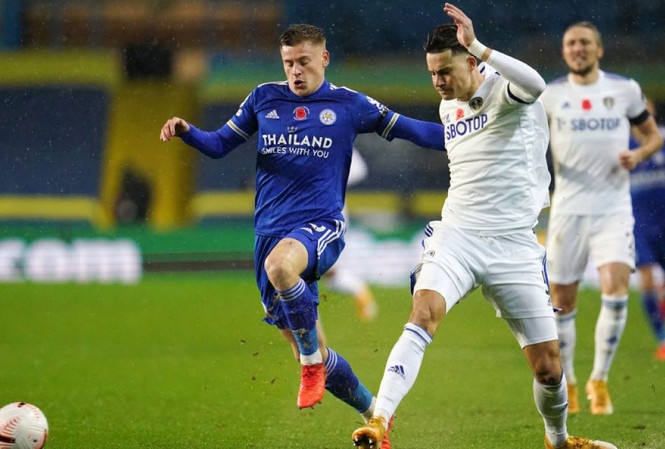 Đè bẹp ‘ngựa ô’ Leeds, Leicester khởi đầu tốt nhất sau 20 năm Đè bẹp ‘ngựa ô’ Leeds, Leicester vươn lên vị trí thứ hai