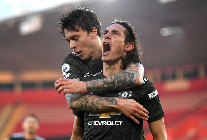 Cavani rực sáng, M.U ngược dòng kịch tính hơn phim hành động Cavani ghi dấu vào cả 3 bàn thắng của M.U cho dù vào sân từ ghế dự bị.