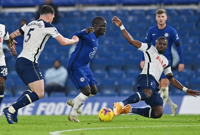 Tottenham giật ngôi đầu bảng, Mourinho vẫn e dè: 'Chúng tôi là ngựa con' Tottenham giật ngôi đầu bảng, Mourinho vẫn e dè: 'Chúng tôi là ngựa con'