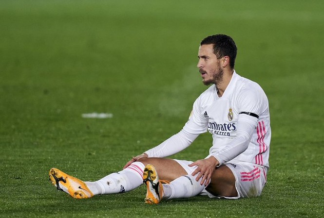 ‘Choáng’ với số tiền Real Madrid phải trả cho mỗi phút Hazard ra sân Eden Hazard đang trở thành thương vụ thất bại khó tin của Real Madrid.