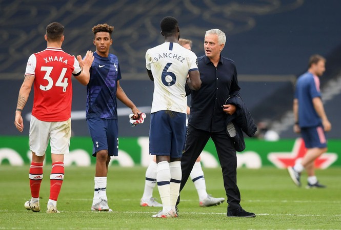 Arsenal khiếp sợ Mourinho thế nào? Mourinho chưa thua trận nào sau 10 lần tiếp đón Arsenal