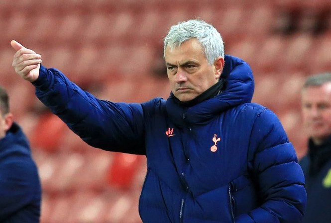 Trận Tottenham và Fulham bị hoãn, Mourinho ‘mỉa mai’ Ngoại hạng Anh Trận Tottenham và Fulham bị hoãn, Mourinho ‘mỉa mai’ Ngoại hạng Anh