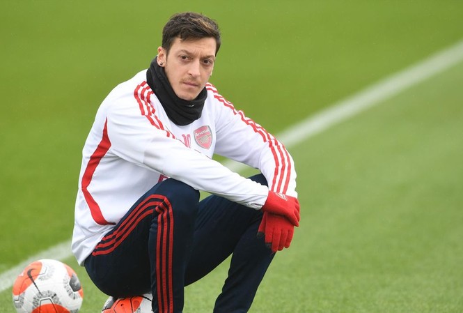 Chuyển nhượng 7/1: Ozil thoát khỏi Arsenal, Chelsea vung tiền mua ‘bom tấn’ Ozil sắp được trở lại sân cỏ.